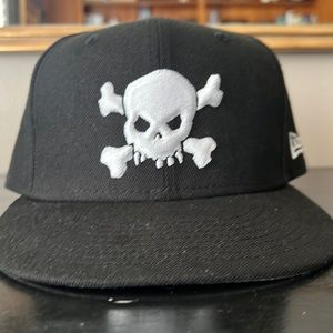 Supreme New Era 59/50 fitted special edition men’s size 7 1/4. Perfect & Limited